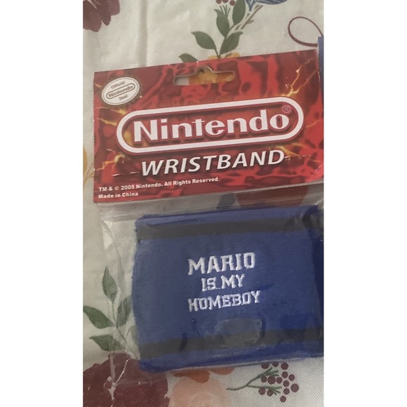 Brand New Rare Super Mario Belt Buckle & Wristband‎ Set Classic Nintendo 2005